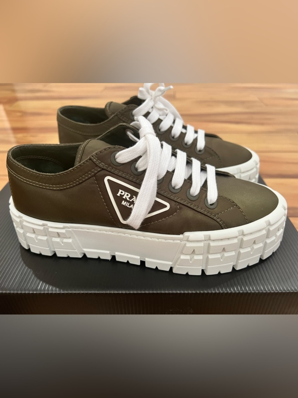 Prada Double Wheel low-top sneakers, size 10 - Picture 3 of 7